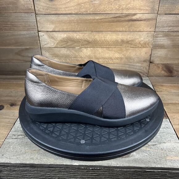 Clarks Women's Size 6M Tawnia Band Slip on Pebble Leather Comfort Flat Shoes - Picture 1 of 11